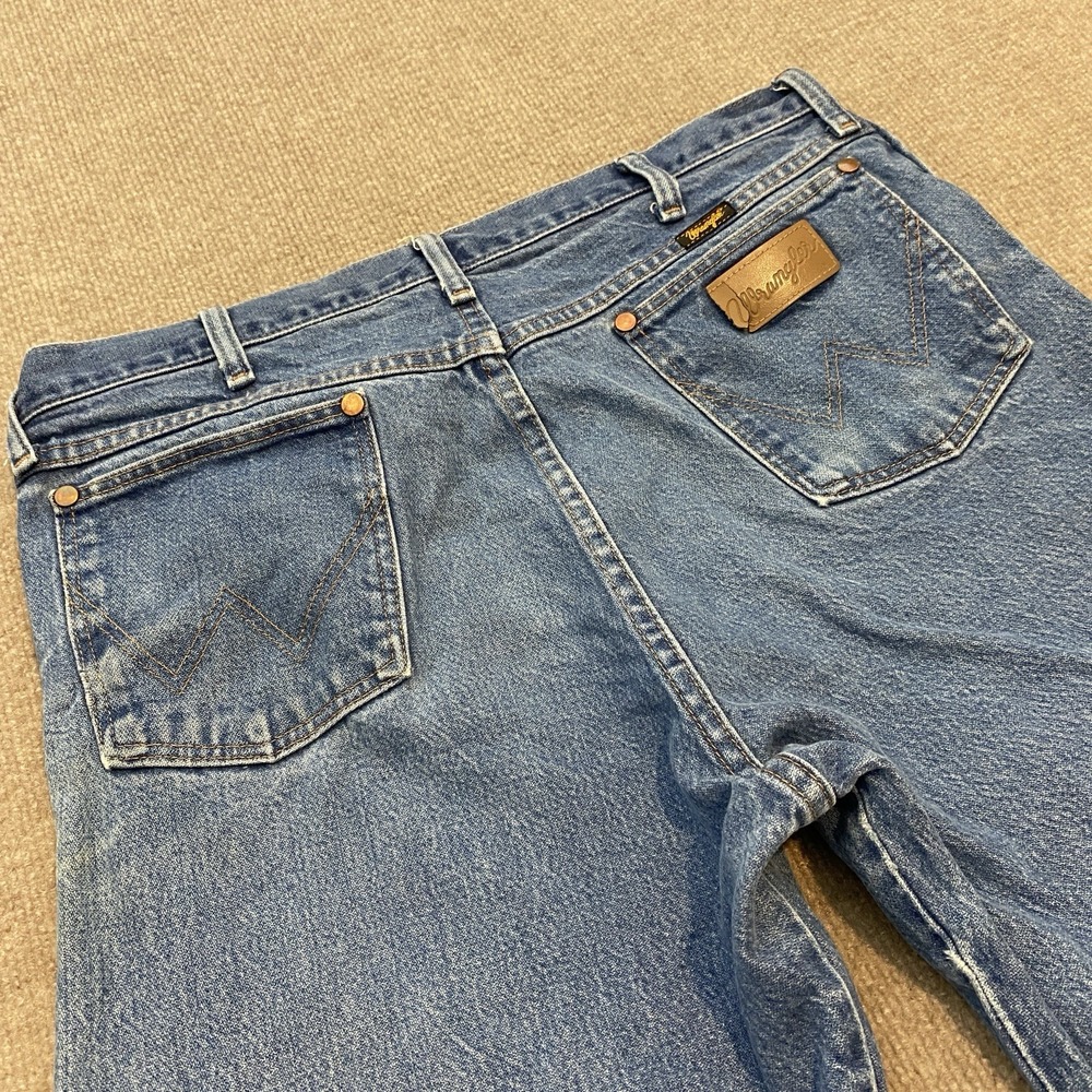 Wrangler Jeans Mens 36 Fits 35x32 Faded Blue Cowboy Cut Distressed Western 13MWZ